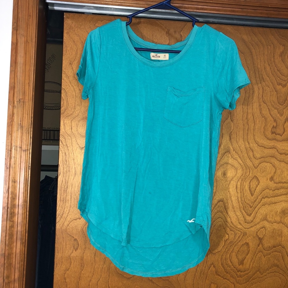 teal tshirt
